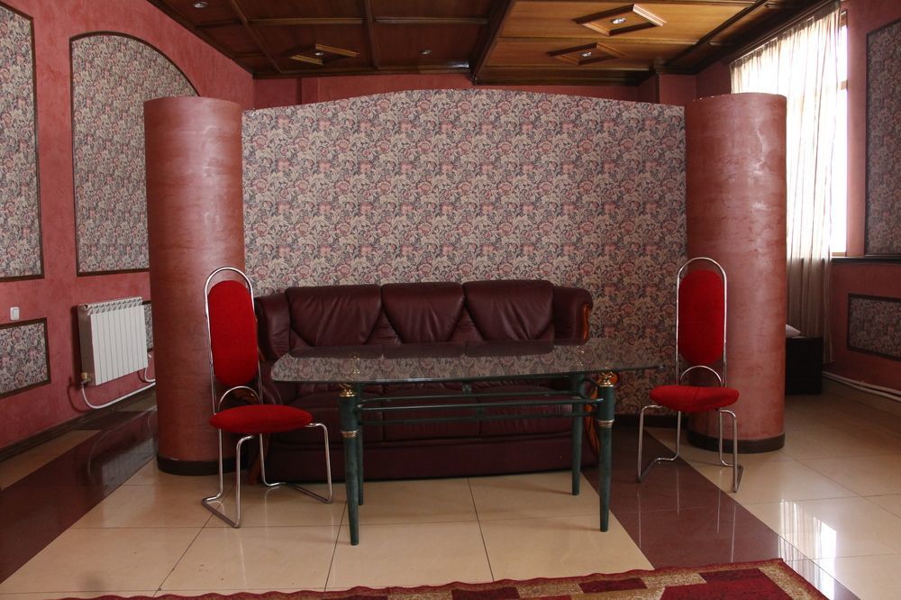Aratta Hotel Argavand Ngoại thất bức ảnh