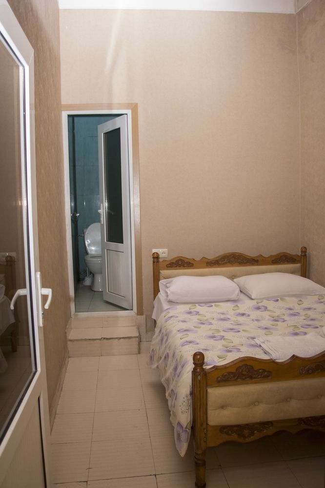 Aratta Hotel Argavand Ngoại thất bức ảnh