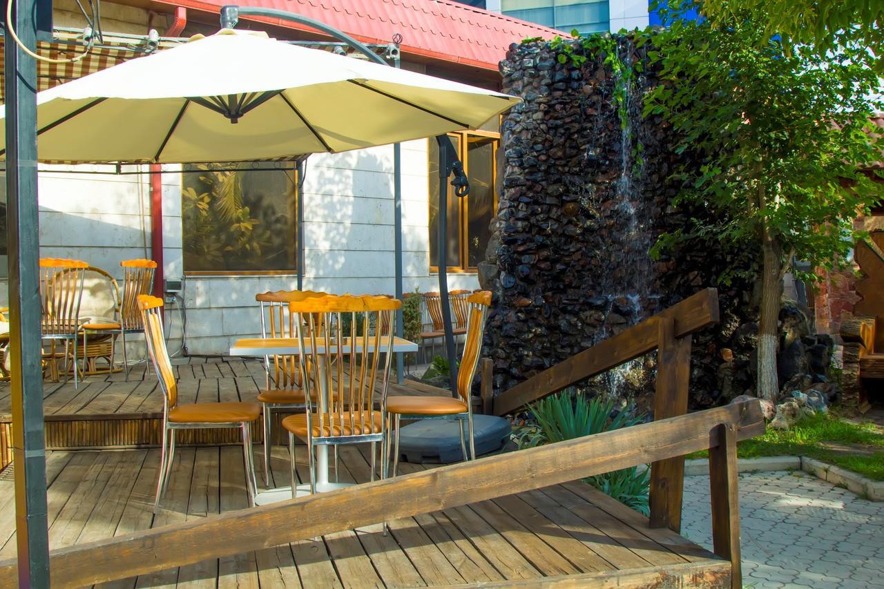 Aratta Hotel Argavand Ngoại thất bức ảnh