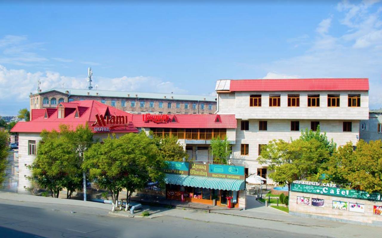 Aratta Hotel Argavand Ngoại thất bức ảnh