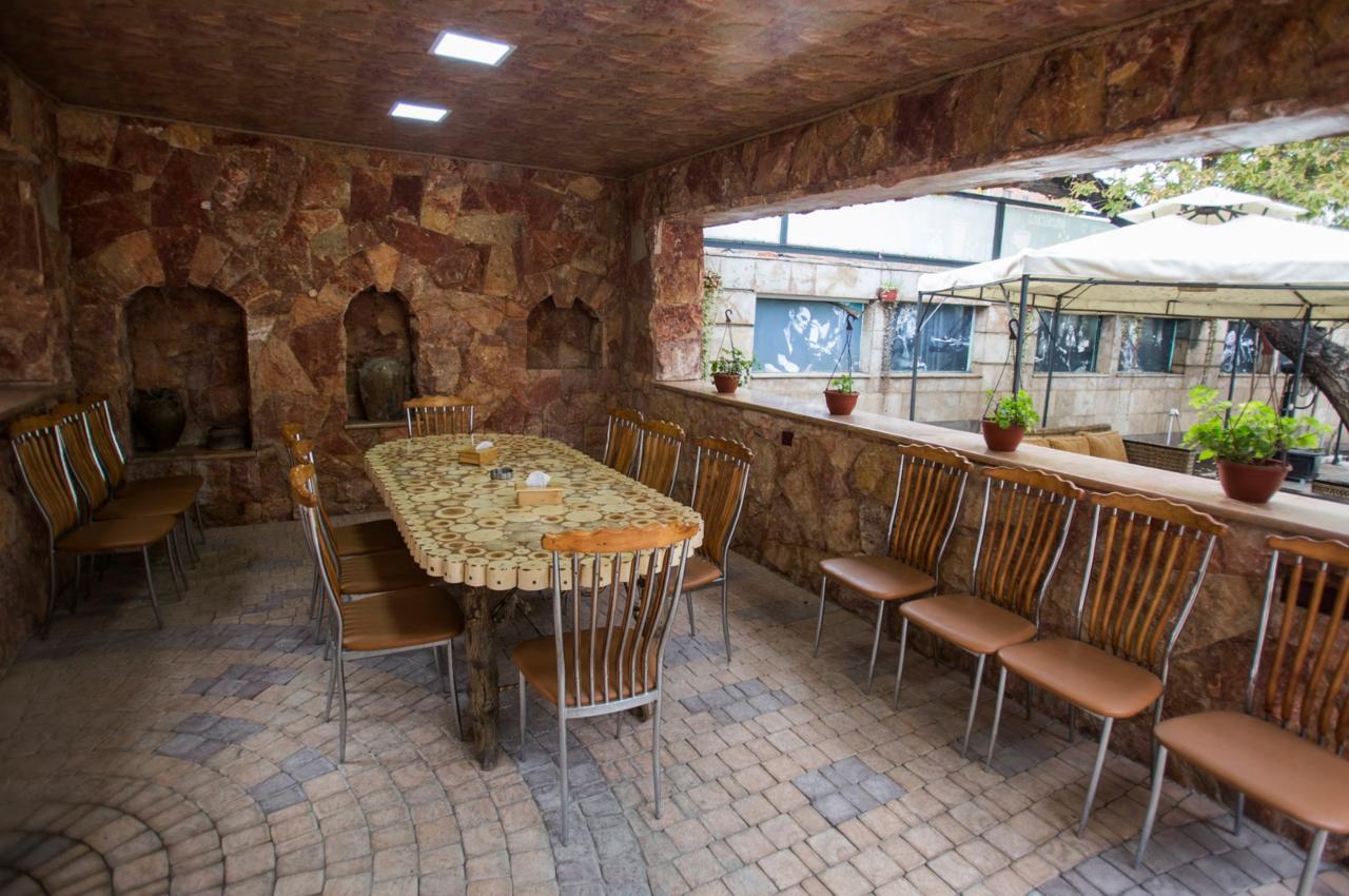 Aratta Hotel Argavand Ngoại thất bức ảnh