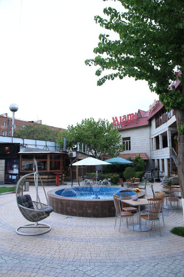 Aratta Hotel Argavand Ngoại thất bức ảnh