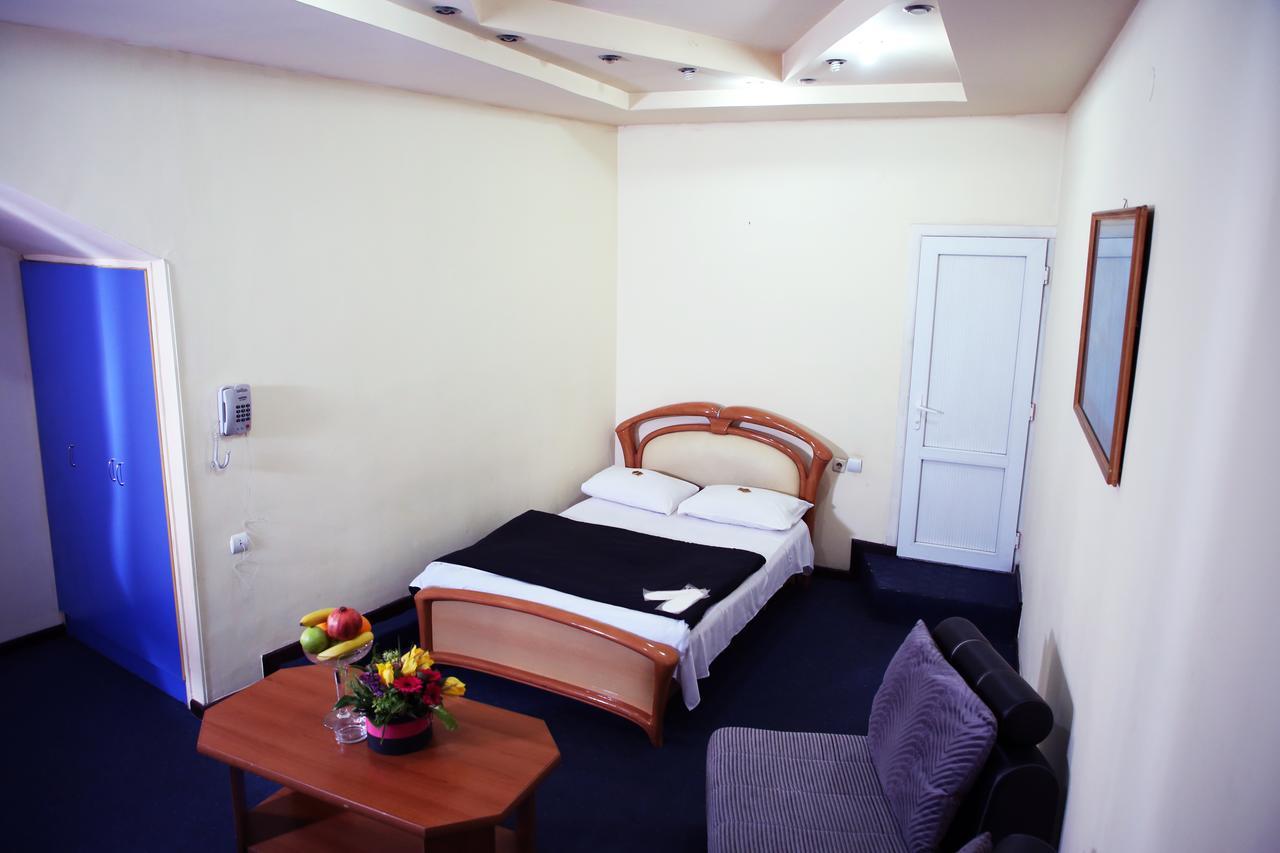 Aratta Hotel Argavand Ngoại thất bức ảnh