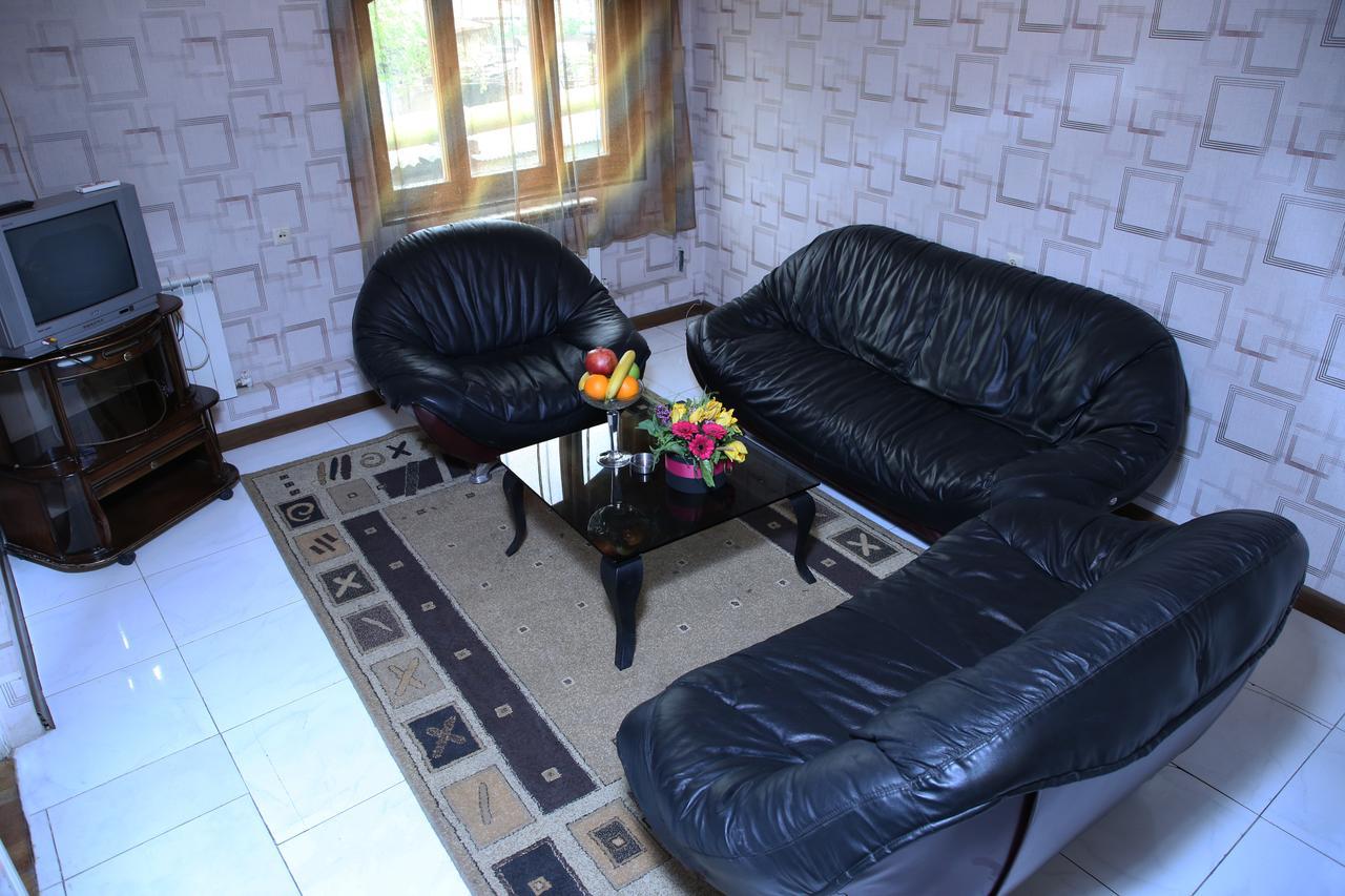 Aratta Hotel Argavand Ngoại thất bức ảnh