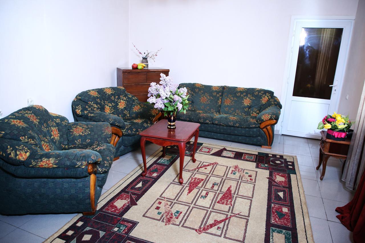 Aratta Hotel Argavand Ngoại thất bức ảnh