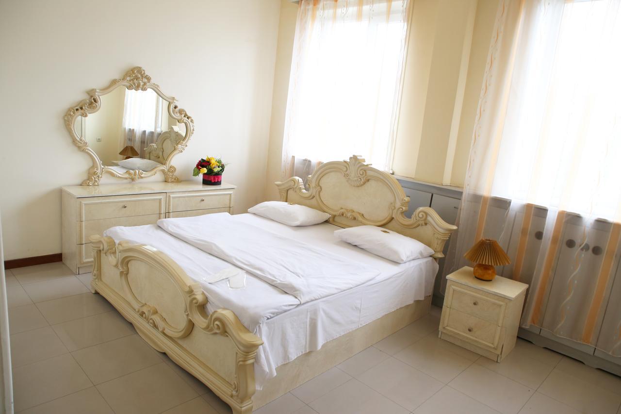 Aratta Hotel Argavand Ngoại thất bức ảnh